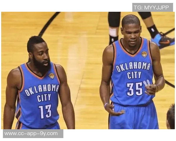 昔日队友今敌手KD穿火箭战袍对决哈登快船球衣真让人唏嘘