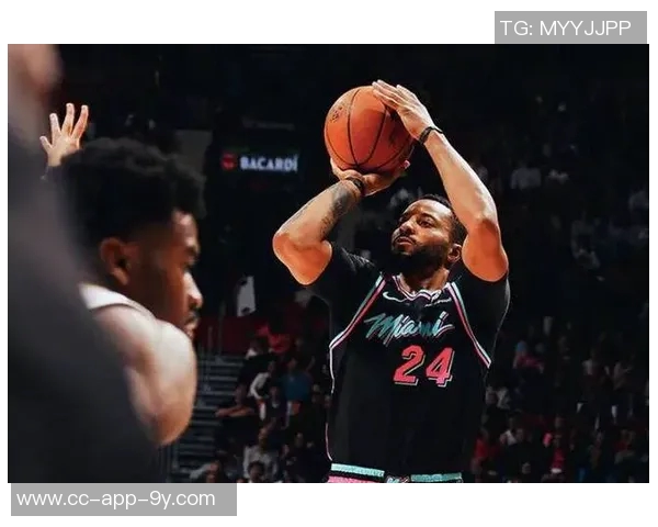 鲍威尔单场投中9记三分手感火热观察对手防守策略